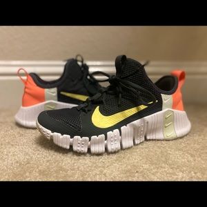 Women’s 7.5 Nike Metcon’s